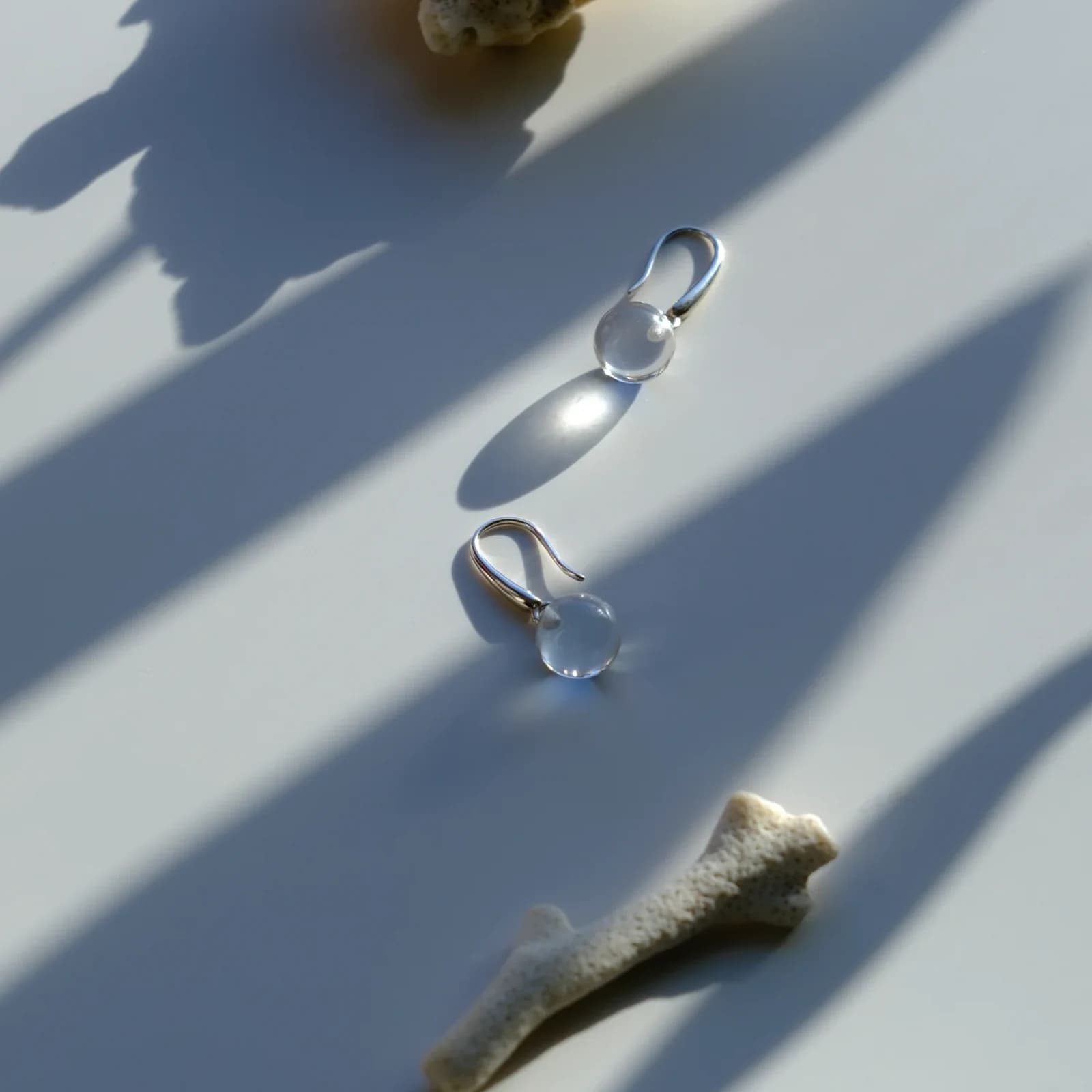 YIS-15 Clear Quartz Earrings atmosphere image
