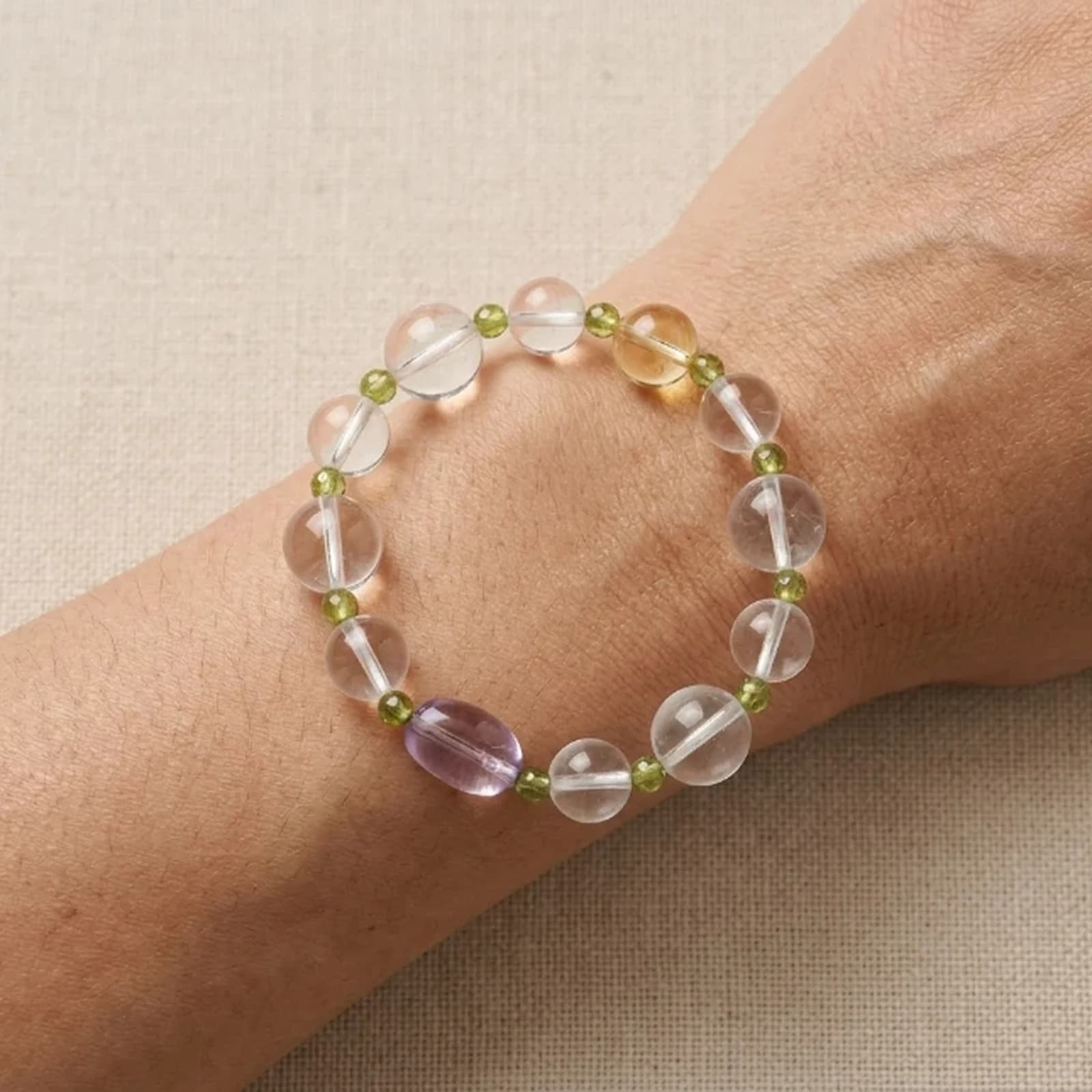 YIS-08 Lavender Summer Midsummer Dream Bracelet Close-up image