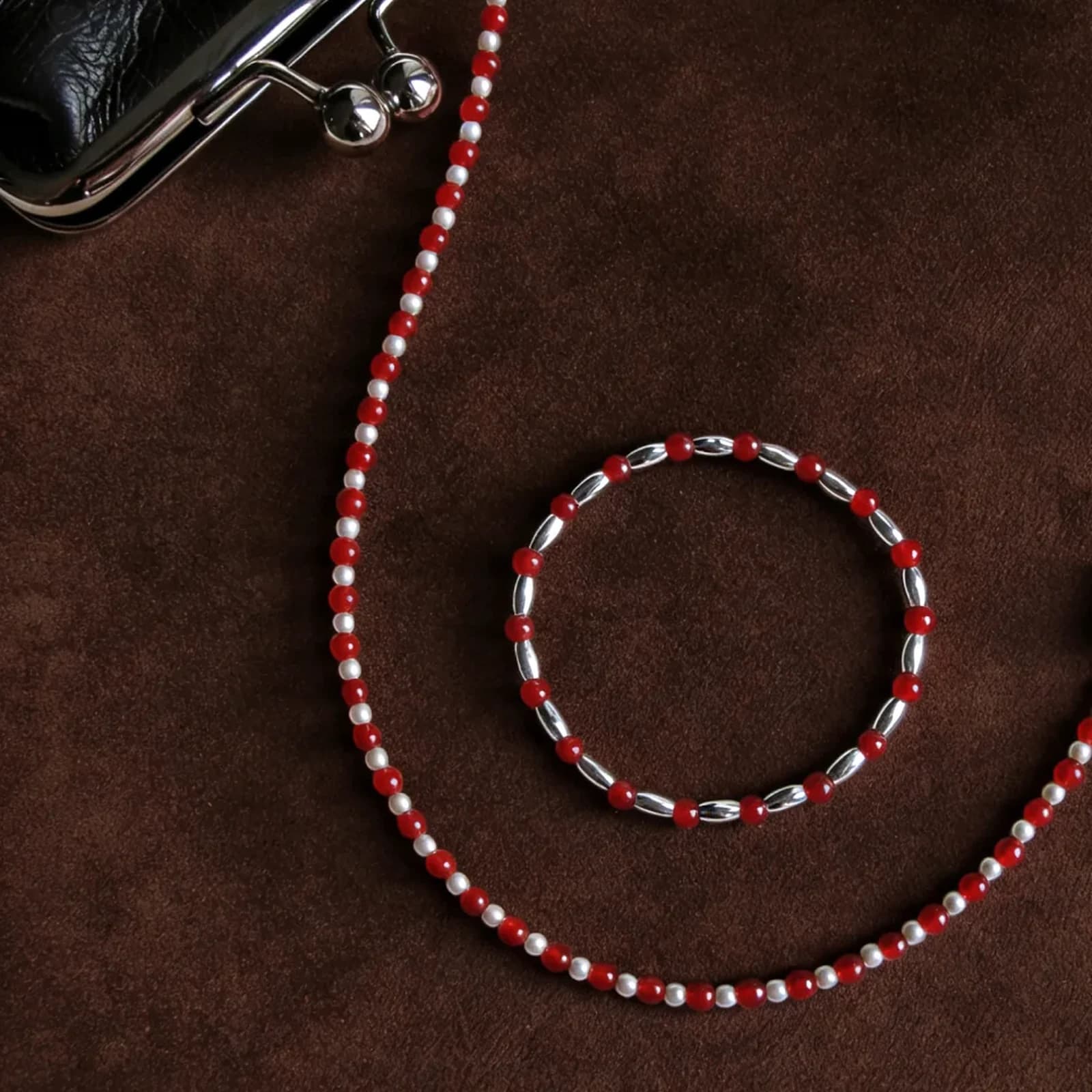 YIS-17 Red Bean Red Agate Silver Set On body image