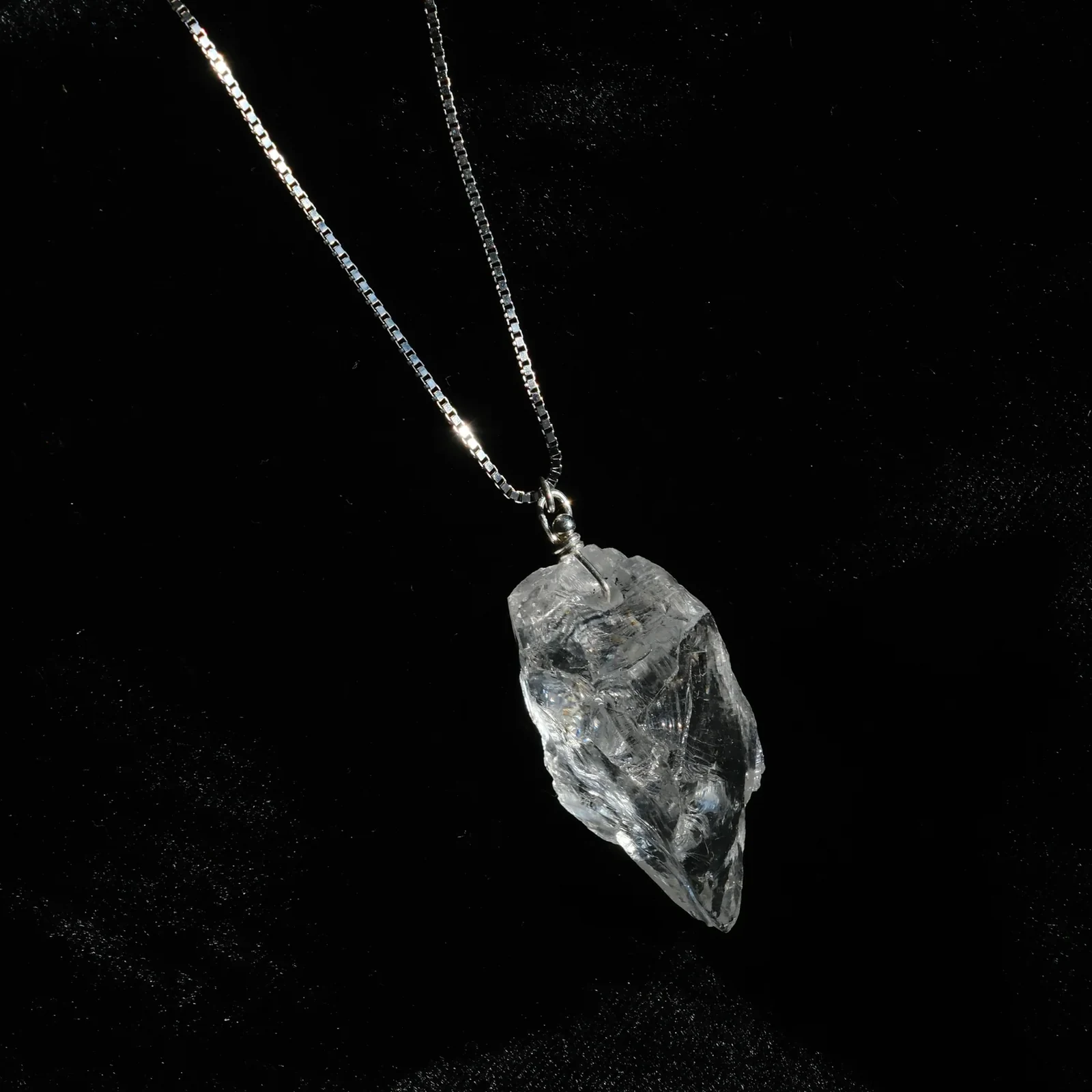 Clear Quartz Raw Necklace - detail-01